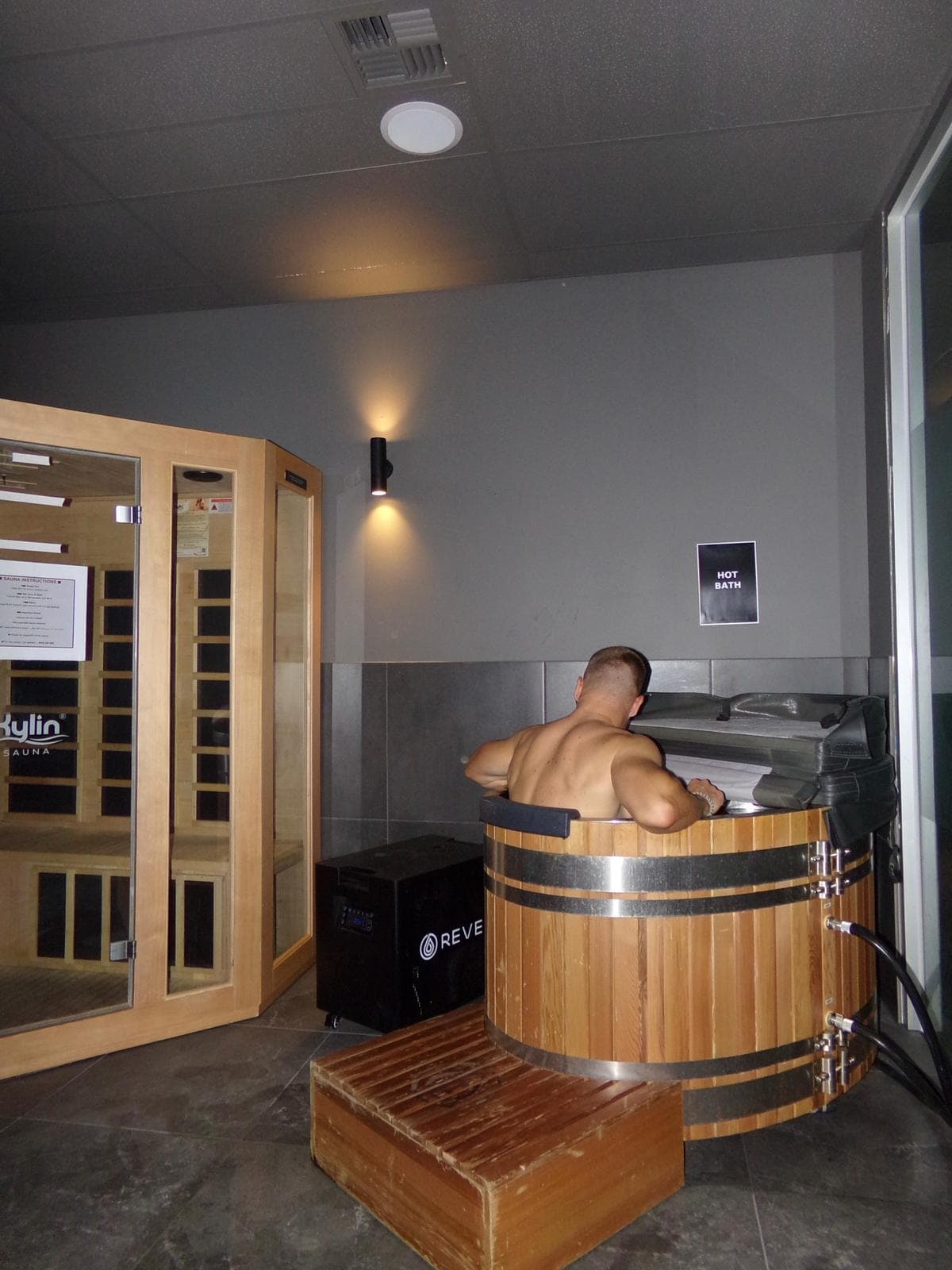 Private Room 2 — Session space